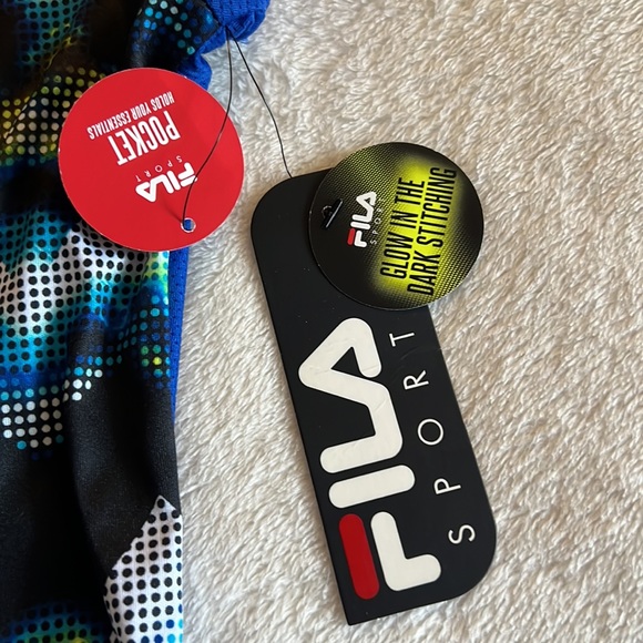 🆕 NWT Fila running short size L - Picture 3 of 6